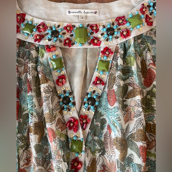 Nanette Lepore Beaded Neckline w/ Keyhole design & Silk & Metallic Fabric Size 2 - Picture 2 of 10